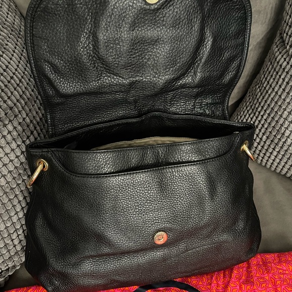 ~ SOLD~ Tory Burch Black Leather Hobo Style Bag ~👜 - Picture 6 of 11